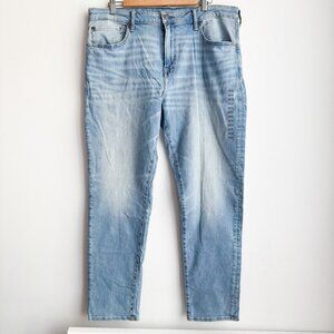 American Eagle Airflex Athletic Light Wash Jeans 38/32 NWT